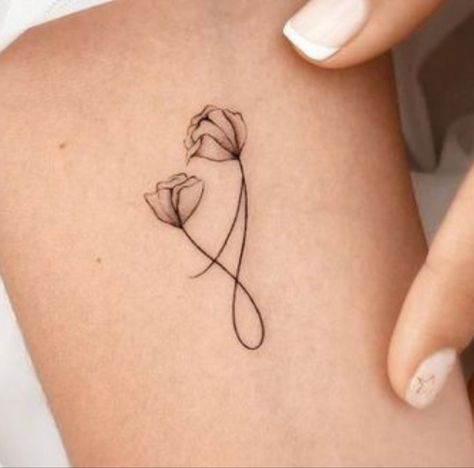 Infinity Tulip Tattoo, Holding Hands Tattoo Mother Daughter, Mother Daughter Rose Tattoos, Wrist Tattoo Ideas, Wrist Tattoo Designs, Simple Tattoos For Women, Tiny Wrist Tattoos, Tulip Tattoo, Petit Tattoo