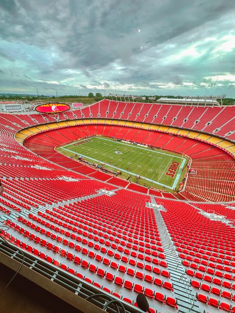 Photo Taken by Lexi Arrowhead Stadium, Taylor Swift Images, Nfl Stadiums, Bella Hadid Outfits, Field Of Dreams, Kansas City Chiefs, Kansas City