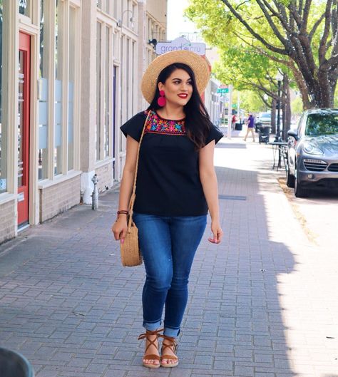 Amor A Mexico on Instagram: “Spring calls for cute smiles and vibrant colors 🌷 Tehuacán blouse available in sizes small-2XL 🛍” Mexican Blouse Outfit, Mexican Blouse, Mexican Embroidery, Urban Style, Blouse Outfit, Vibrant Colors, Embroidery, My Style, Collage