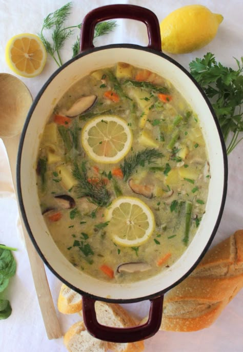 Rainy Soup Recipes, Spring Dinner Recipes Healthy, Crock Pot Spring Recipes, Spring Soup Ideas, Spring Soups Recipes, Spring Seasonal Recipes, Spring Vegetable Soup, Early Spring Meals, Rainy Day Soups