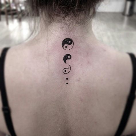 Back-of-the-Neck Tattoo Ideas and Inspiration | POPSUGAR Beauty Places To Get Tattoos, Ying Yang Tattoo, Yang Tattoo, Tattoo Spots, Yin Yang Tattoos, Design Dragon, Back Of Neck Tattoo, Inspiration Tattoos, Back Tattoo Women