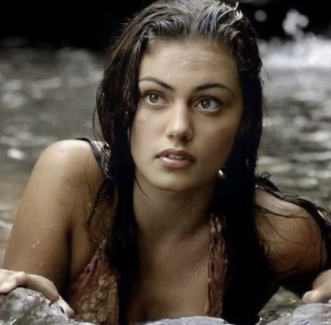 #cleosertori #h2o Phoebe Tonkin H2o, Rikki H2o, Cleo Sertori, No Ordinary Girl, H2o Just Add Water, H2o Mermaids, Mako Mermaids, Water Aesthetic, Mermaid Fairy