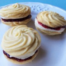 Viennese whirls 2016 Baking Kitchen Ideas, بيتي فور, British Baking Show Recipes, British Bake Off Recipes, Brownie Vegan, Viennese Whirls, Bake Off Recipes, Fudgy Brownie Recipe, The Great British Bake Off