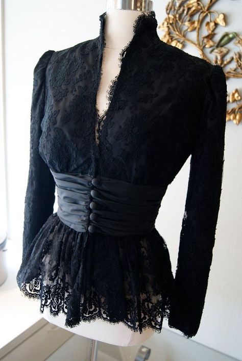 Model Dress Kebaya, Black Lace Jacket, Sunday Top, Kebaya Lace, Baju Kahwin, Kebaya Modern Dress, Kebaya Dress, Sewing Lace, Blouse Lace