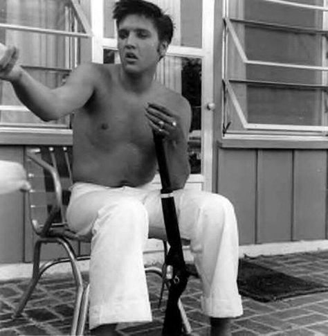 Happy Birthday Elvis, Young Elvis, Elvis Presley Pictures, Elvis And Priscilla, Elvis Presley Photos, Priscilla Presley, James Dean, Graceland, Elvis Presley