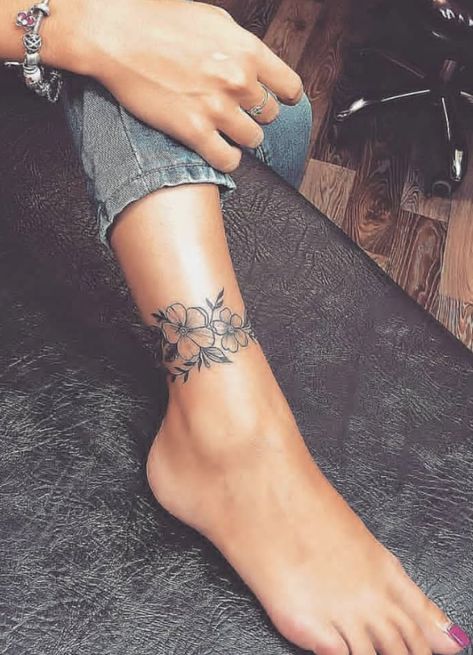 Ankle Cuff Tattoo, Flower Tattoo Placement, Anklet Tattoos For Women, Foot Tattoo Quotes, Tattoo Side, Small Foot Tattoos, Tattoo Placement Ideas, Cuff Tattoo, Tattoo Foot