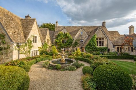 English Countryside House, Stroud Gloucestershire, Pool Pavilion, Countryside House, English Country House, Country Estate, Home Cinemas, English Cottage, Dream House Exterior