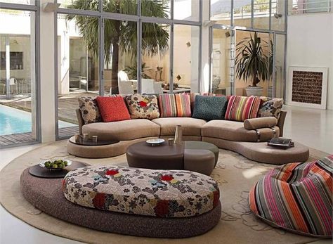 20 Modern Living Room Designs with Stylish Curved Sofas Contemporary Living Room Sofas, Colorful Furniture Living Room, Contemporary Living Room Sofa, Bean Bag Living Room, Contemporary Living Room Furniture, Room Furniture Design, Arabic Coffee, Round Sofa, Roche Bobois