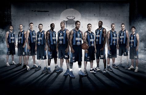 Tutustu tähän @Behance-projektiin: Basketball team poster BC Dnipro, https://www.behance.net/gallery/4640673/Basketball-team-poster-BC-Dnipro Team Poster Ideas, Basketball Team Pictures, Sports Team Photography, Team Poster, Sport Portraits, Basketball Photos, Team Photography, Basketball Posters, Basketball Photography