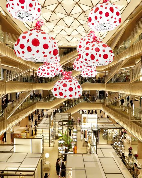 Ginza Six, Tokyo - Mall Review - Condé Nast Traveler Greek Wedding Theme, Curiosity Art, Public Art Installation, Stage Dive, Shopping Mall Design, Japan Interior, Ginza Tokyo, Mall Design, Ginza Six