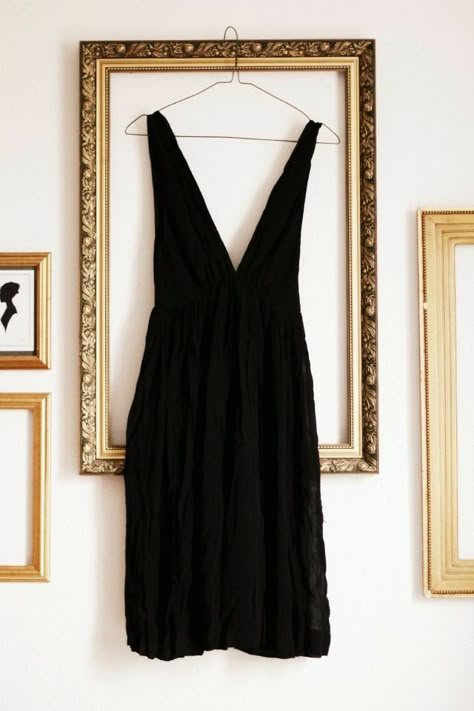 Empty Frames, Parisienne Chic, Window Displays, Classy And Fabulous, Mode Inspiration, Tea Leaves, Look Cool, Halter Formal Dress, Bridesmaid Dress