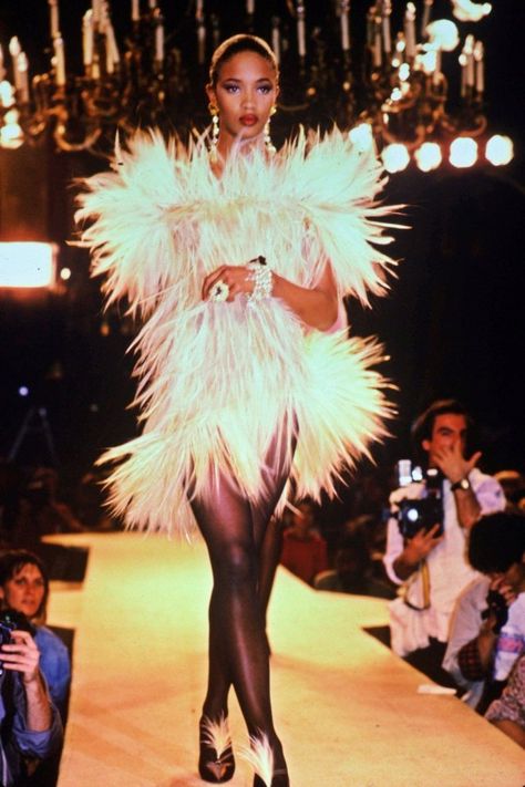 Naomi Campbell 90s, Yves Saint Laurent Haute Couture, Saint Laurent Haute Couture, New Kanye, Yves Saint Laurent Couture, 1980's Fashion, Vintage Runway, 90s Supermodels, Black Music