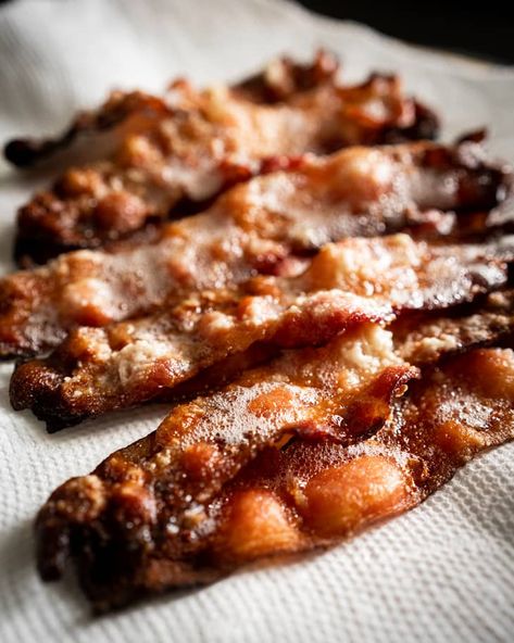 Bacon With Flour, Oven Bacon, Cooks Kitchen, Bacon Waffles, Crispy Chicken Burgers, Oven Baked Bacon, Make Bacon, Bacon Dip, Bacon In The Oven