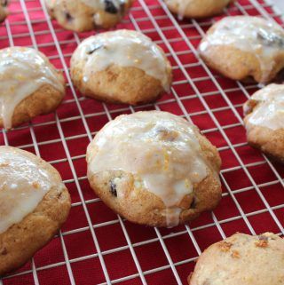 Vintage Mincemeat Cookies - My Delicious Blog Mincemeat Cookie Recipe, Mincemeat Cookies, Mincemeat Pie, Minced Meat Recipe, Apple Cookies, Orange Glaze, Vanilla Glaze, Classic Cookies, Moist Cakes