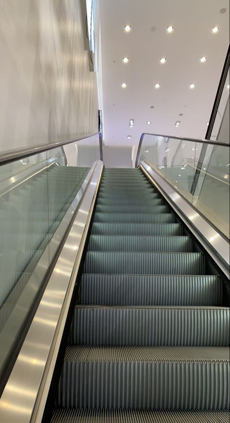 Escalator Aesthetic Video, Escalator Mall, Escalator Aesthetic, Mall Escalator, Foto Scale, Fake Reality, Back To School Wallpaper, School Wallpaper, Vintage Store Displays