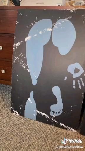 Couple Body Paintings On A Canvas, How To Do Body Canvas Painting, Body Pressed On Canvas, Body Imprint Painting, Sit On Canvas Painting Tiktok, Painting Naked Body On Canvas Diy Diy, Tik Tok Body Painting, Painting Naked Body On Canvas Diy, Paint Body On Canvas