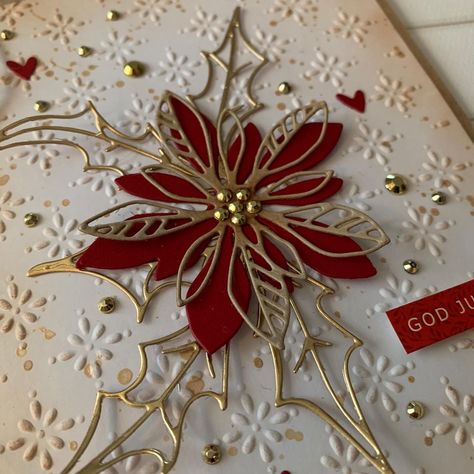 @fredrikkeap on Instagram: “2 Christmas cards ready to send to friends this Christmas 😊❤️✨ #timholtzholiday2021 #timholtzchristmas #timholtz #sizzix…” Sizzix Christmas Cards Ideas, Sizzix Christmas Cards, Poinsettia Dies, Sizzix Christmas, Christmas Papercrafts, Sample Christmas Cards, Send To Friends, Poinsettia Cards, Tim Holtz Cards