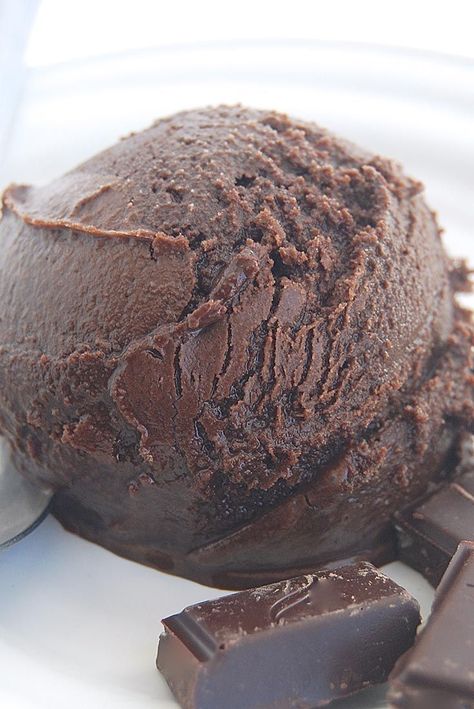 Chocolate Sorbet, Granitas, Sorbet Recipe, Gelato Recipe, Sorbet Ice Cream, Scoop Of Ice Cream, Ice Cream Gelato, Frozen Chocolate, Sorbet Recipes