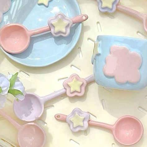 Custom Laptop Wallpaper, Pastel Academia Aesthetic, Black Paper Moon, Spotify Cover Photos, Cute Spoons, Cinnamoroll Stuff, Crafting Station, Pastel Purple Aesthetic, Honey Senpai