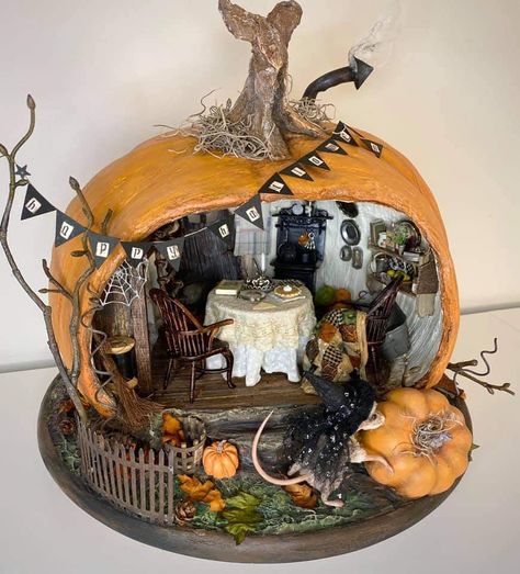 Pumpkin Decorating Contest Winners, Holiday Dollhouse, Pumpkin Baby Shower Ideas, Pumpkin Diorama, Pumpkin Fairy House, Pumpkin Fairy, Halloween Train, Handmade Halloween Decorations, Halloween Fairy Garden