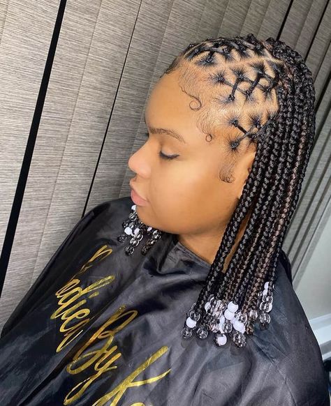 25 Cute Criss Cross Knotless Braids Hairstyles Crisscross Knotless Braids, Criss Cross Hairstyle, Cross Knotless Braids, Criss Cross Knotless Braids, Braids Bob, Rubber Band Hairstyles, Cornrow Styles, Kids Hairstyle, Tan Skin Blonde Hair