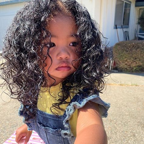 Bai (bae)✨ (@bbybailei) • Instagram photos and videos Pretty Babies With Curly Hair, Curly Hair Baby, Blasian Babies, Mix Baby Girl, Brazilian Weave, Cute Mixed Babies, Cute Black Babies, Brazilian Hair Weave, Foto Baby