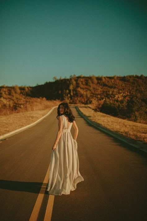 White Dress Ideas, Senior Photo Outfit Ideas, Flowy White Dress, Photo Posing Ideas, White Dress Long, Senior Photo Shoot, Ellijay Ga, Photo Posing, World Photography