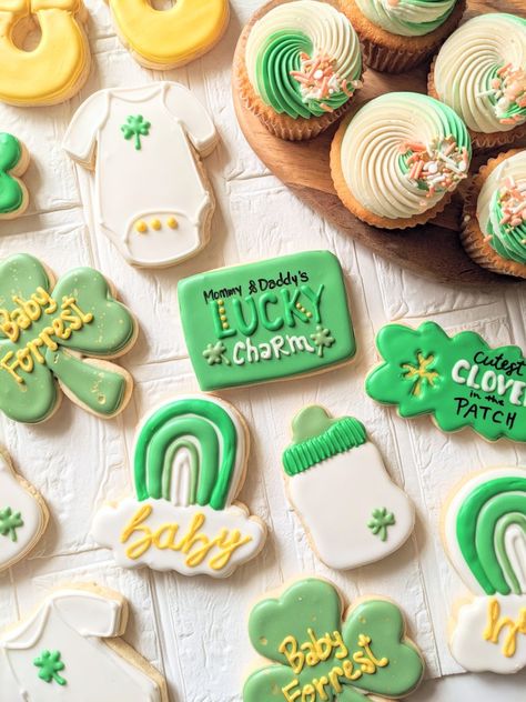 St. Patrick's day baby shower cookie set St Patrick’s Day Gender Reveal Ideas, St Pattys Day Baby Shower Ideas, St Patrick's Day Baby Shower Ideas, Lucky Baby Shower Theme, Baby Shower Ideas March, Shamrock Baby Shower Ideas, Baby Shower Themes March, Lucky Charm Baby Shower Ideas, March Baby Shower Ideas