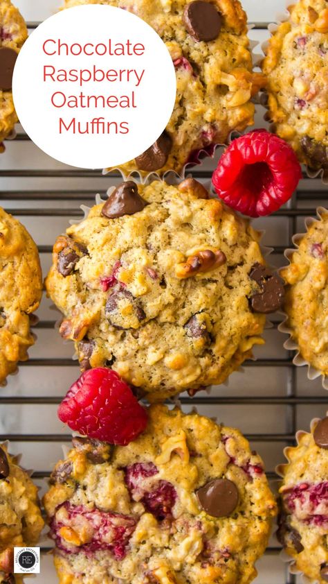 Raspberry Oatmeal Muffins, Raspberry Muffin Recipes, Oatmeal Muffins Healthy, Buttermilk Muffins, Oatmeal Muffin Recipes, Raspberry Oatmeal, Fruit Muffins, Fakeaway Recipes, Raspberry Muffins