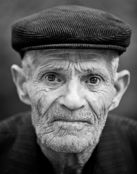 Man Black And White, Old Man Face, Old Man Portrait, Men's Portrait Photography, Photography Men, Golden Jubilee, Old Portraits, Old Faces, Bw Photography