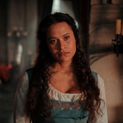 Gwen Merlin, Merlin Gwen, Merlin Characters, Angel Oc, Angel Coulby, Feminine Rage, Merlin Bbc, Merlin Fandom, Bbc Merlin