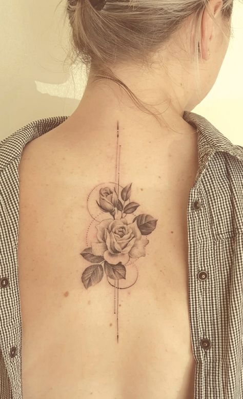 Girl Spine Tattoos, Back Tattoo Women Spine, Beautiful Back Tattoos, Back Tattoos Spine, Feminine Back Tattoos, Spine Tats, Tattoo Ideas Inspiration, Flower Spine Tattoos, Spine Tattoo Ideas