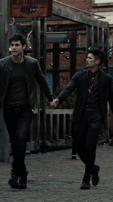 Shadowhunters Series, Magnus And Alec, Shadowhunters Malec, Teen Tv, Matthew Daddario, Alec Lightwood, City Of Bones, Better Half, Cassandra Clare