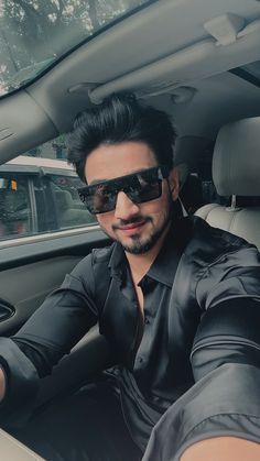 Faisal Shaikh, Couple Pics For Dp, Fashion Mistakes, Style Mistakes, 10 Pounds, Couple Pictures, Stay Tuned, World Of Fashion, Fashion Outfits