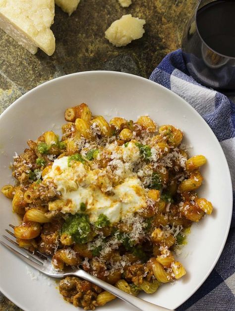 Vegetarian Mediterranean Pasta with Feta and Artichokes - Just a Little Bit of Bacon Pasta Recipes With Ground Beef, Ground Beef Pasta Recipes, Beef Pasta Recipes, Recipes With Ground Beef, Chicken Tikka Masala Recipes, Ground Beef Pasta, Skillet Pasta, Pasta Al Pesto, Pesto Pasta Recipes