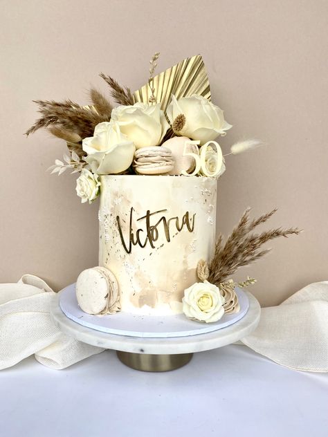 2 Tier Boho Birthday Cake, Pampas Birthday Cake, Boho Birthday Cake Sweet 16, Birthday Cake Boho Chic, Beige White Gold Birthday Cake, 1 Tier Cake, Sweet Sixteen Cakes, 25th Birthday Cakes, Tiered Cakes Birthday