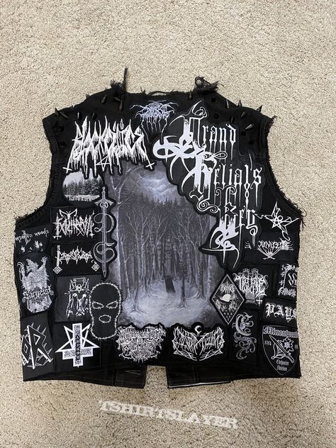 Black Metal Battle Vest, Metal Battle Vest, Metal Vest, Black Metal Fashion, Crust Pants, Battle Jackets, Battle Vest, Black Metal Art, Battle Jacket