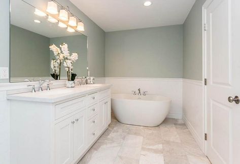 Best Paint Color for Small Bathrooms with No Windows - Designing Idea Small Bathrooms With No Windows, Bathrooms With No Windows, Bathroom No Window, Small Bathroom Paint Colors, Window Bathroom, Lake Bathroom, White Bathroom Paint, Small Bathroom Paint, Small Bathroom Colors