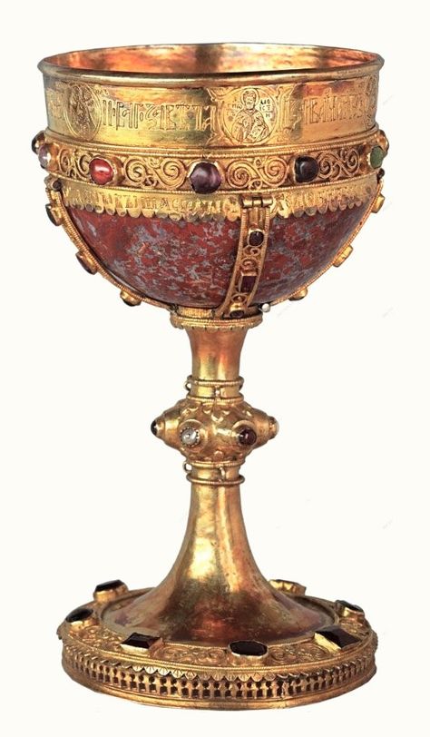 Chalice Tattoo Design, Fantasy Chalice, Chalice Aesthetic, Medieval Chalice, Gold Goblet, Golden Chalice, Gold Chalice, Fantasy Story Ideas, Regal Design