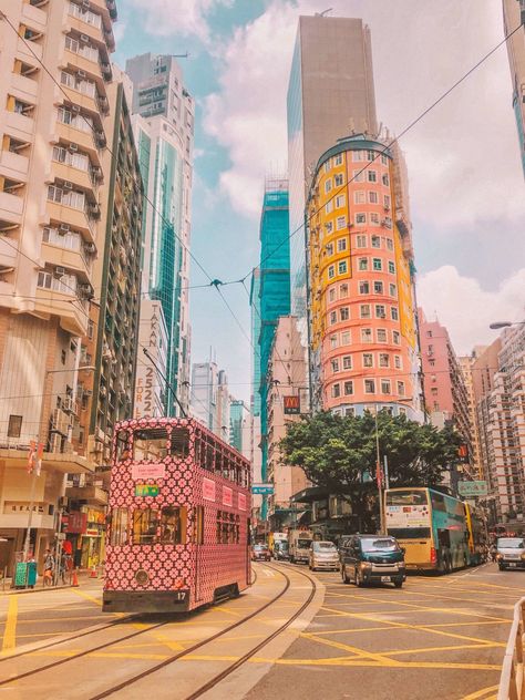 Hong Kong Instagram spots - 34 of the best locations - IngridZenMoments Hong Kong Wallpaper, Hong Kong Bucket List, Hongkong Photography, Kong Wallpaper, Hong Kong Travel Photography, Hong Kong Instagram, Hong Kong Aesthetic, Temple Street Night Market, Instagrammable Restaurants