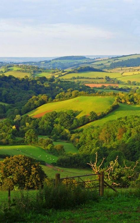 Rolling English countryside England Countryside, British Countryside, Drone Photos, Rolling Hills, English Countryside, Alam Yang Indah, Nature Aesthetic, Pretty Places, Nature Pictures