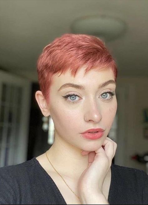 Stil Rock, Short Textured Hair, Super Short Haircuts, Cut Hairstyles, How To Curl Short Hair, Very Short Haircuts, Pixie Haircut For Thick Hair, Super Short Hair, Sassy Hair