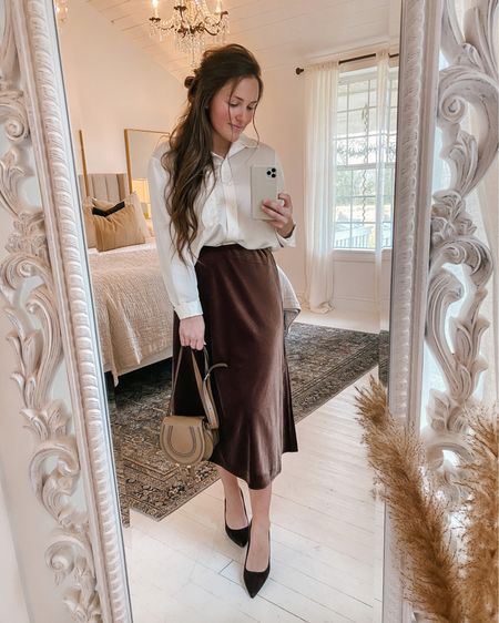 Courtney Toliver, Sunday Church Outfits, Modest Girly Outfits, Pentecostal Outfits, Flare Sleeve Sweater, Modesty Outfits, Modest Fits, Modesty Fashion, Church Outfits