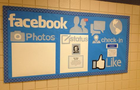 Facebook bulletin board idea.  Like! Facebook Bulletin Board, Instagram Bulletin Board, Fall Post, High School English Classroom, Teaching 6th Grade, Bulletin Board Design, Classroom Decor High School, Back To School Bulletin Boards, Bulletin Board Ideas