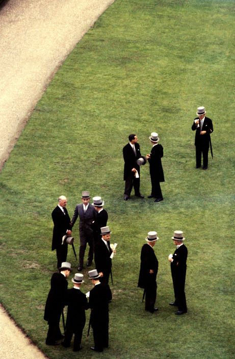 holdhard: “  1957, Queen’s Garden Party. Buckingham Palace. © Burt Glinn/Magnum Photos ” Victorian Garden Party, Queens Garden Party, Buckingham Palace Gardens, England Aesthetic, Royal Garden, Savile Row, Magnum Photos, Rich Kids, Royal Ascot