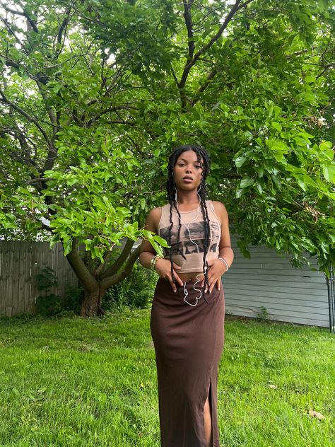 Earthy black girl long skirt aesthetic graphic tees nature girly pop m.bbyx core erykah badu core boho black gurl Erica Badu Aesthetic, Erykah Badu Aesthetic Outfits, Erykah Badu Concert Outfit Ideas, Erykah Badu Style Outfits, Erykah Badu Outfits, Black Earthy Girl Aesthetic, Erykah Badu Aesthetic, Badu Aesthetic, Boho Black Women