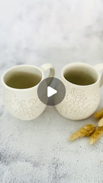 Jaspreet | Handmade Ceramics for everyday on Instagram: "Same template, different shapes.. 

You can learn how to make these and a few other shapes in my hand-built mug class. 
.
.
.
.
.
.
.
.
#ceramicvideos #handbuiltceramics #handmadesg #handmadegiftideas #handmadetableware #handmadeceramics #ceramicsbyjas #potteryvideos #homedecorideas #handmademugs" Stone Clay Ideas, Hand Built Mugs Clay Pottery Ideas, Hand Built Mugs, Make A Mug, Handmade Tableware, Pottery Videos, Clay Mugs, Hand Built, Different Shapes