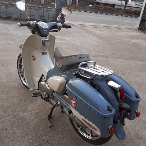 Neighborhood Story, Simple Bike, Honda C70, Retro Scooter, Honda Super Cub, Honda Ruckus, Super Cub, Honda Cub, Motorcycle Culture