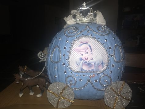 Cinderella Pumpkin Carving, Decorate Pumpkins Without Carving, Ways To Decorate Pumpkins, Pumpkin Cinderella, Carriage Pumpkin, No Carve Pumpkin Decorating Ideas, Decorate Pumpkins, No Carve Pumpkin, Cinderella Pumpkin Carriage