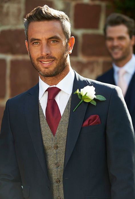 Copy this fall wedding style for your groom at amandasbridal.com Stunning navy slim fit suit, with a burgundy or wine tie is a perfect combo! #navysuit #groom #groomsmen #coloradowedding #bridalparty #jimsformalwear #burgundytie #slimfitsuit Fall Wedding Style, Spring Wedding Outfit, Wedding Groomsmen Attire, Suits Groom, Wedding Outfits For Groom, Groom Wedding Attire, Groomsmen Outfits, Suits Wedding, Groom And Groomsmen Attire